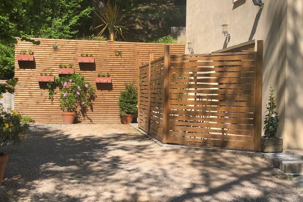 Appartement Au Calme Dans Un Espace Arbore Tourrettes-sur-Loup Exterior photo