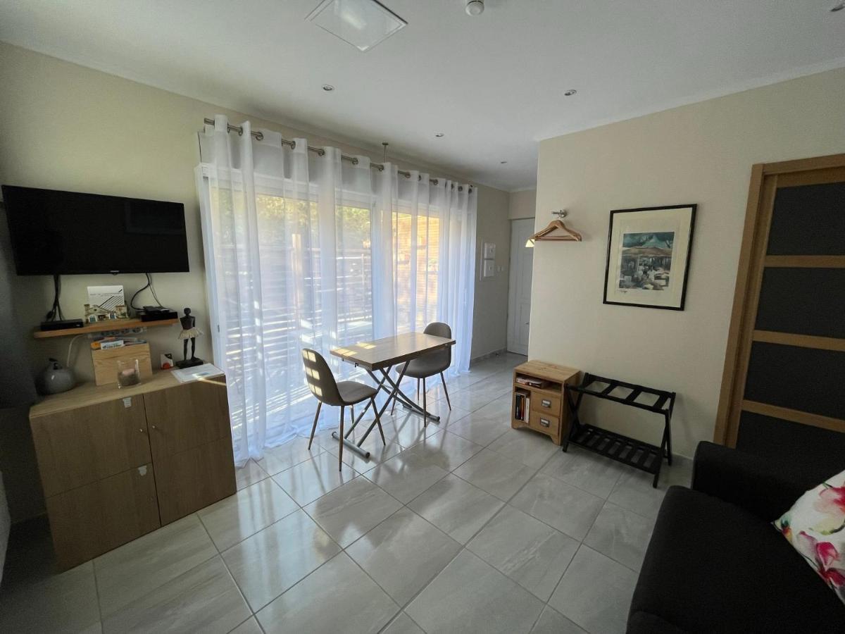 Appartement Au Calme Dans Un Espace Arbore Tourrettes-sur-Loup Exterior photo