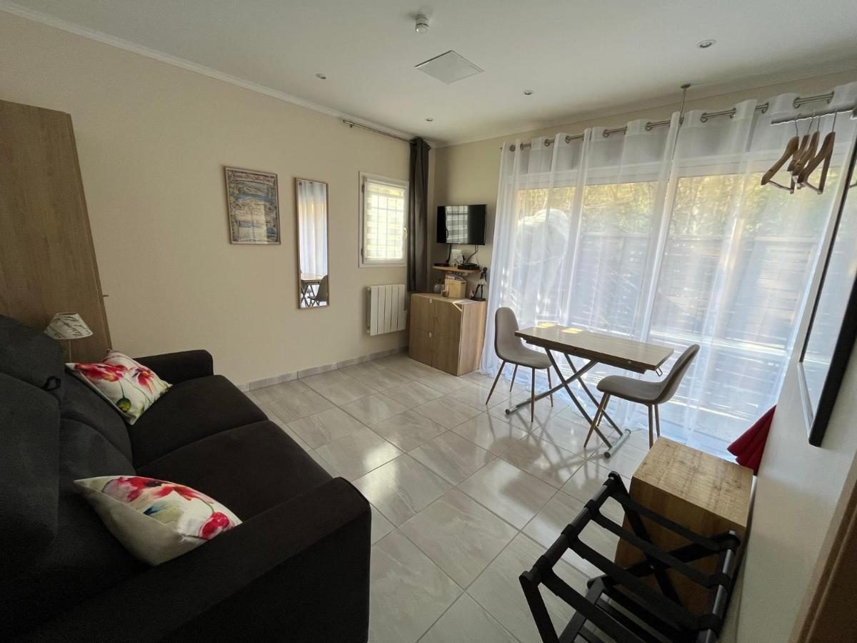 Appartement Au Calme Dans Un Espace Arbore Tourrettes-sur-Loup Exterior photo
